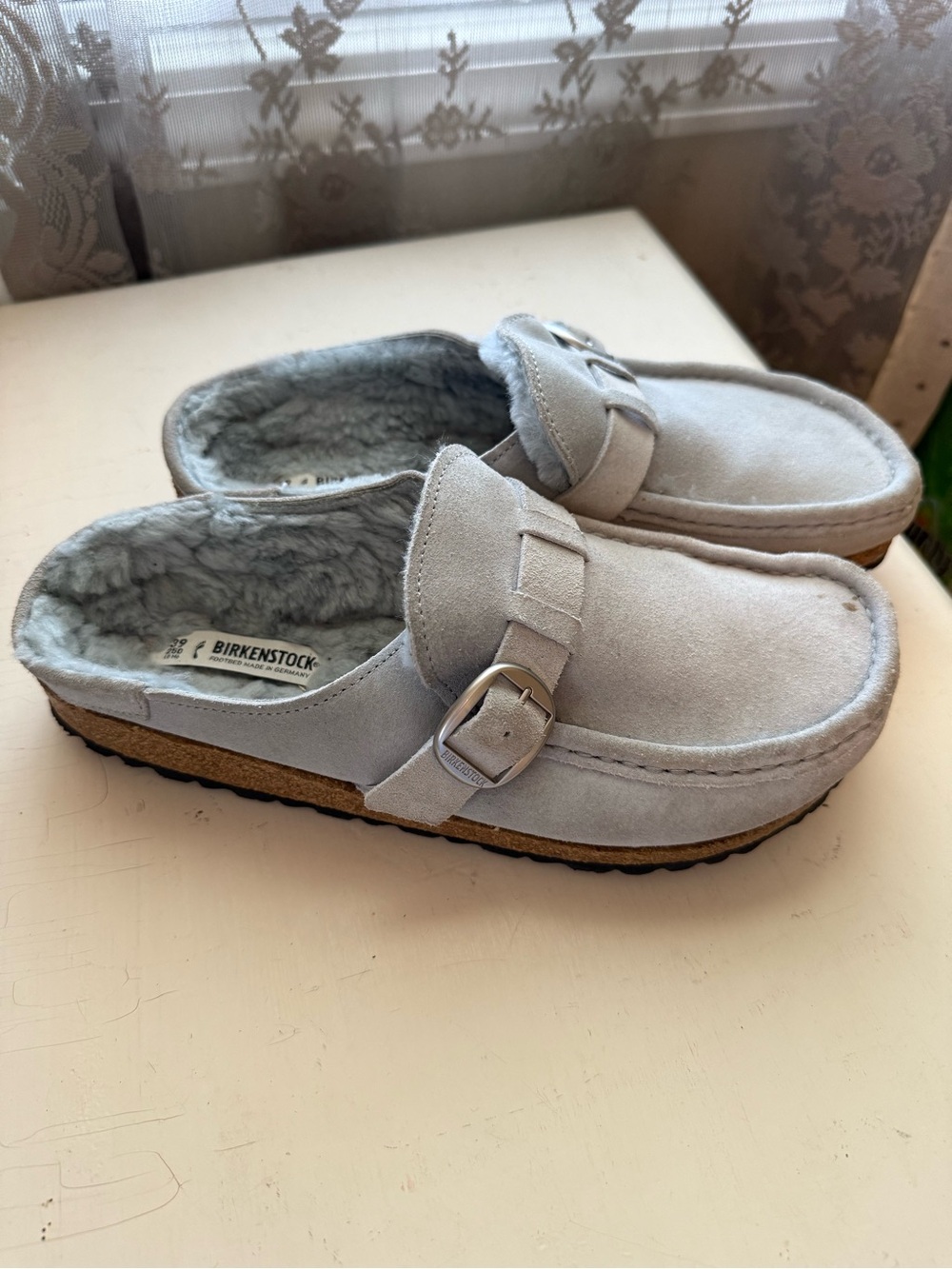 Birkenstock women’s ' Light Gray Suede Clog with Shearling Lining